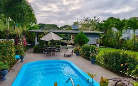 Casa completa em reserva ambiental com piscina privativa